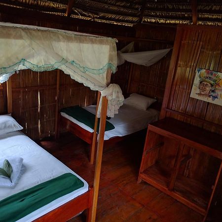 Green Forest Ecolodge Puerto Montufar Екстер'єр фото