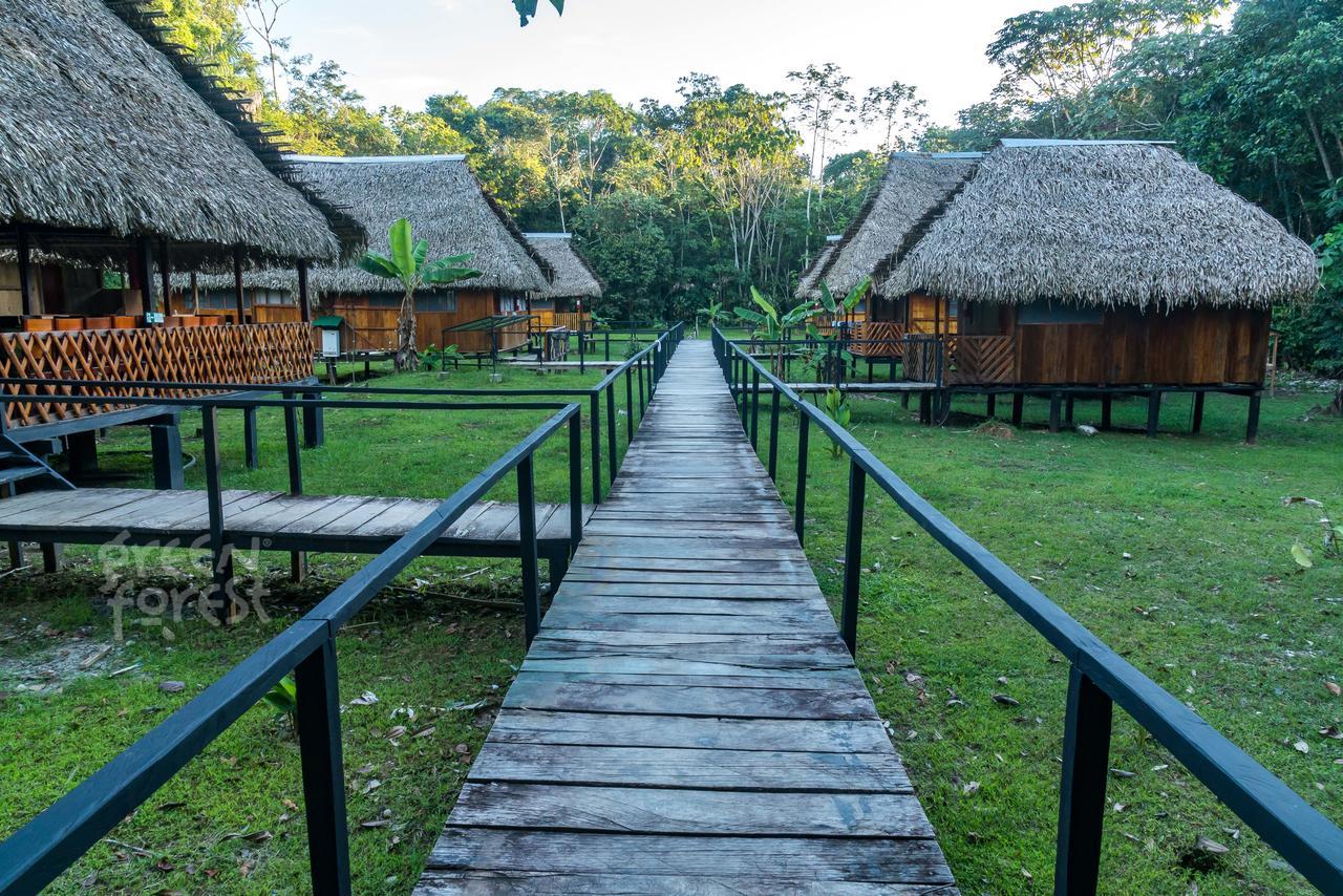 Green Forest Ecolodge Puerto Montufar Екстер'єр фото