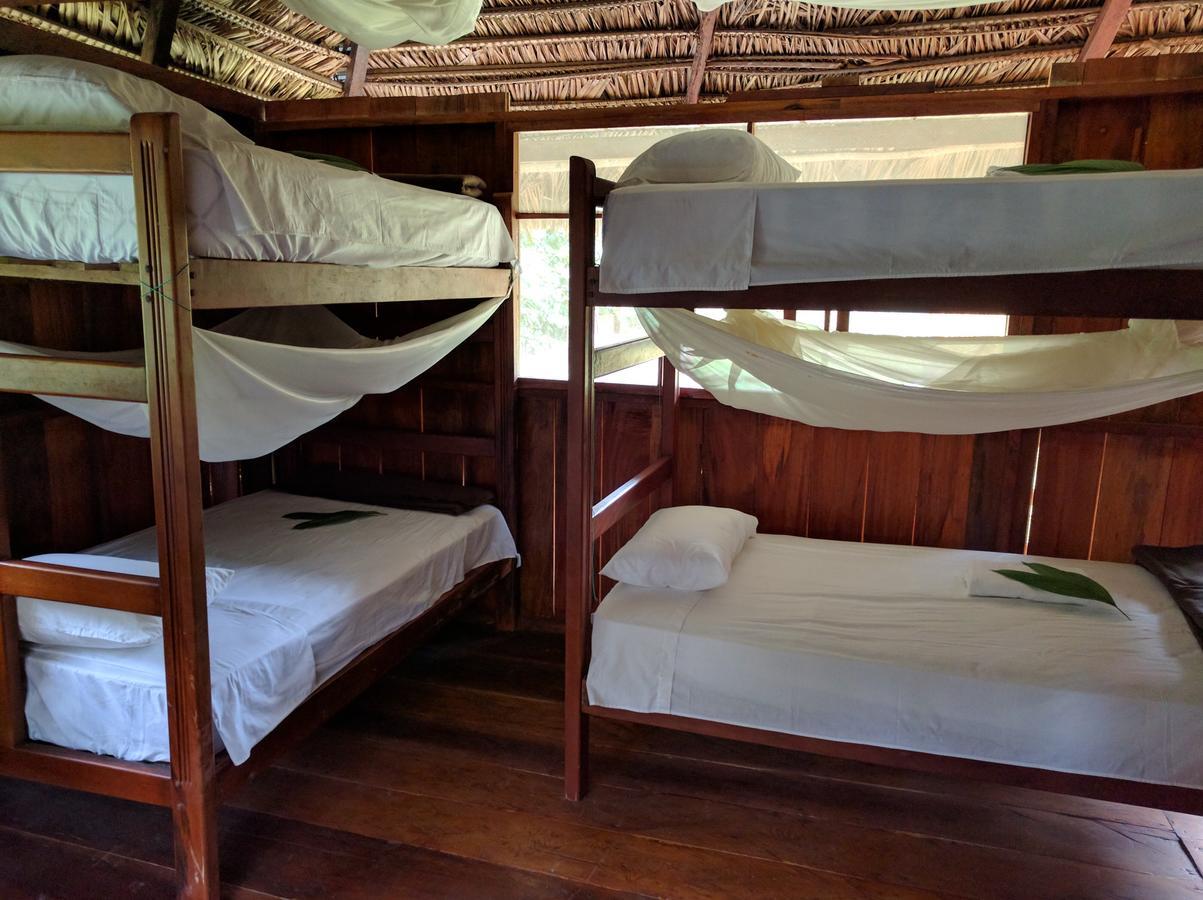 Green Forest Ecolodge Puerto Montufar Екстер'єр фото