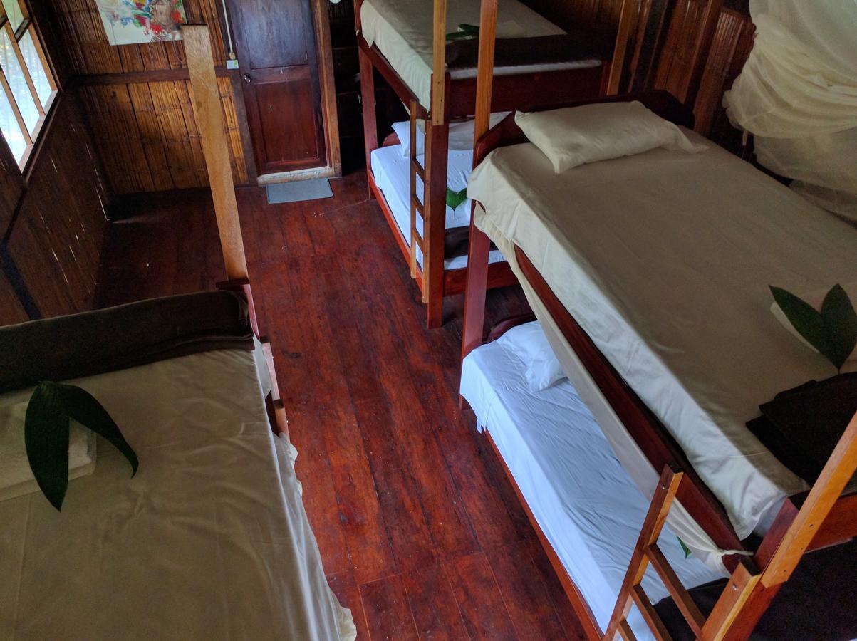 Green Forest Ecolodge Puerto Montufar Екстер'єр фото