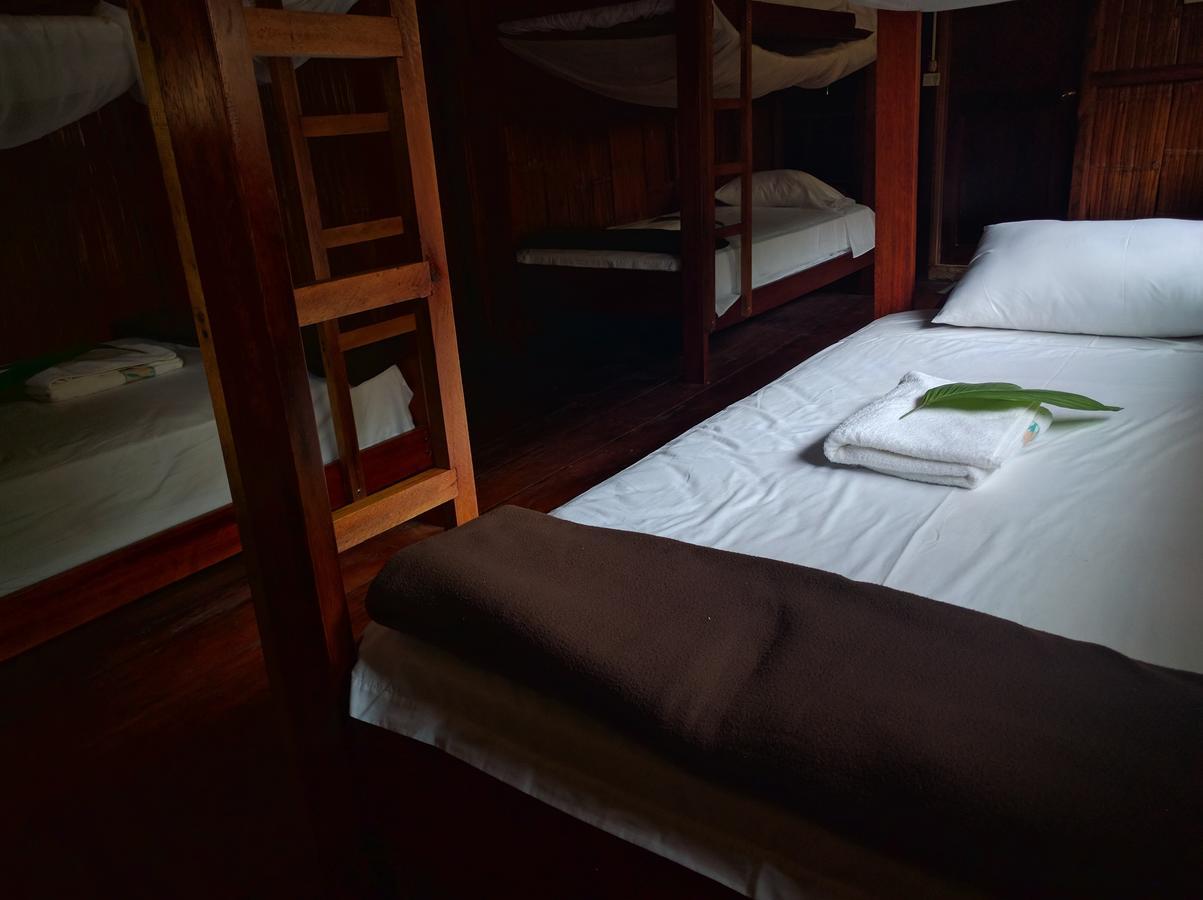 Green Forest Ecolodge Puerto Montufar Екстер'єр фото