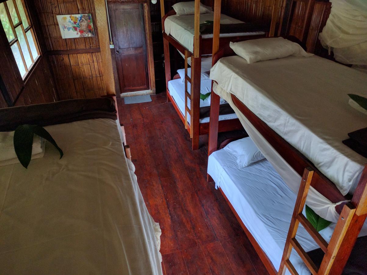 Green Forest Ecolodge Puerto Montufar Екстер'єр фото