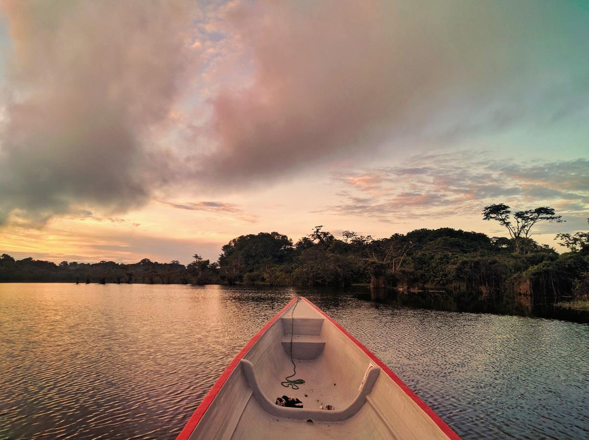 Green Forest Ecolodge Puerto Montufar Екстер'єр фото